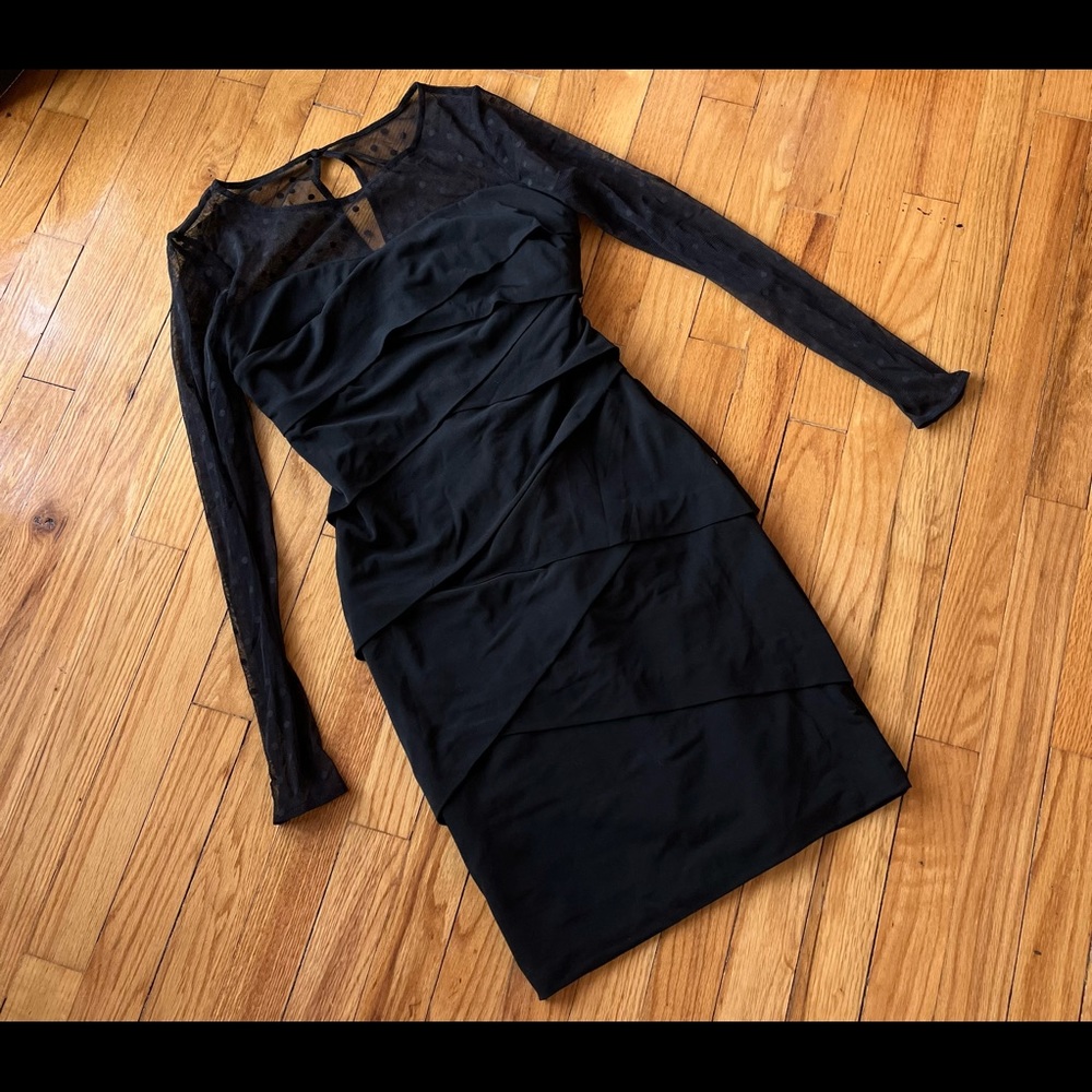WHITE HOUSE BLACK MARKET INSTANTLY SLIMMING BLACK DRESS SIZE 6